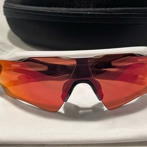 Oakley Radar EV women’s sunglasses. NWOT. Model OJ9001. White frame.